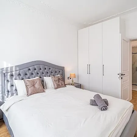 Comfort With Free Parking & Ac *