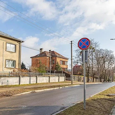 Comfort With Free Parking & Ac *