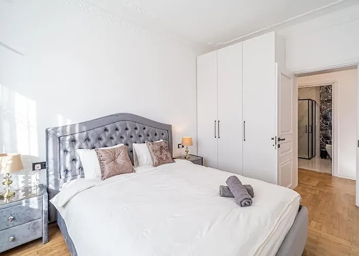 Comfort With Free Parking & Ac *