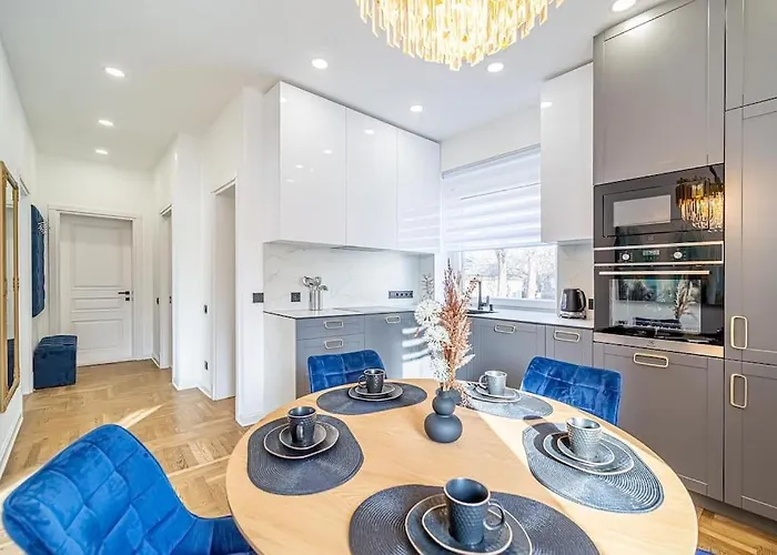 Comfort With Free Parking & Ac * 카우나스